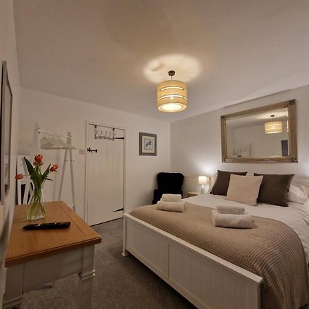 Black Cat Cottage - Central Pickering Grade 2 Listed Cottage エクステリア 写真