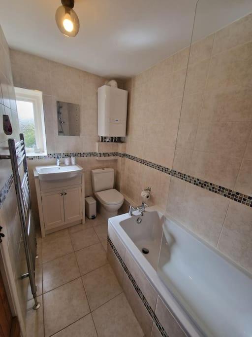 Black Cat Cottage - Central Pickering Grade 2 Listed Cottage エクステリア 写真