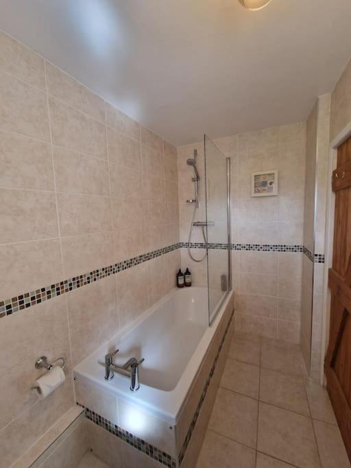 Black Cat Cottage - Central Pickering Grade 2 Listed Cottage エクステリア 写真