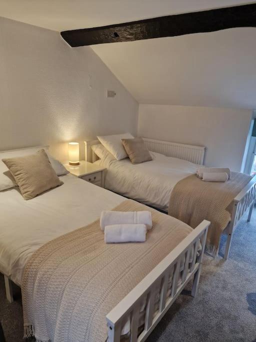 Black Cat Cottage - Central Pickering Grade 2 Listed Cottage エクステリア 写真