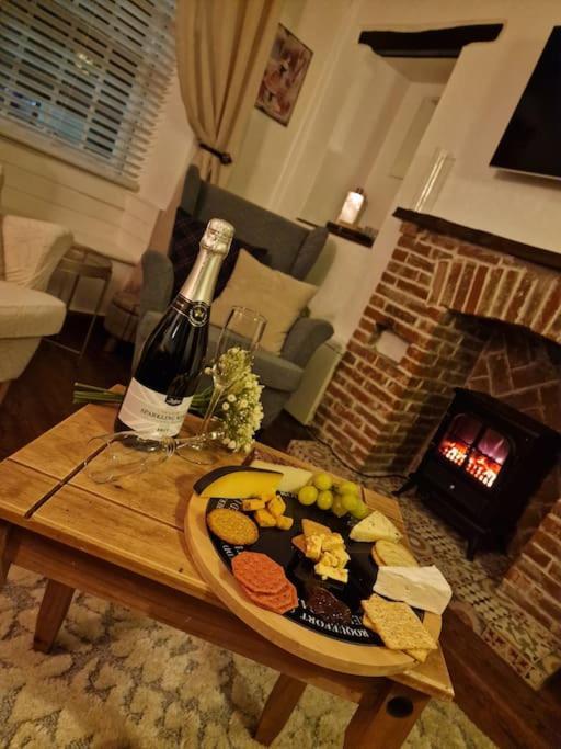 Black Cat Cottage - Central Pickering Grade 2 Listed Cottage エクステリア 写真