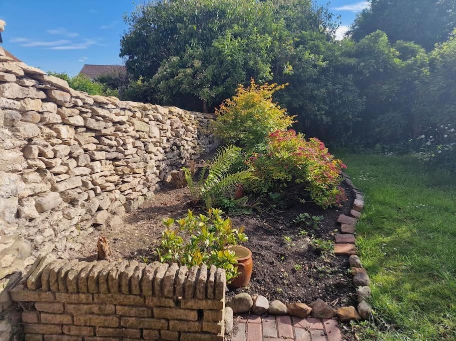 Black Cat Cottage - Central Pickering Grade 2 Listed Cottage エクステリア 写真