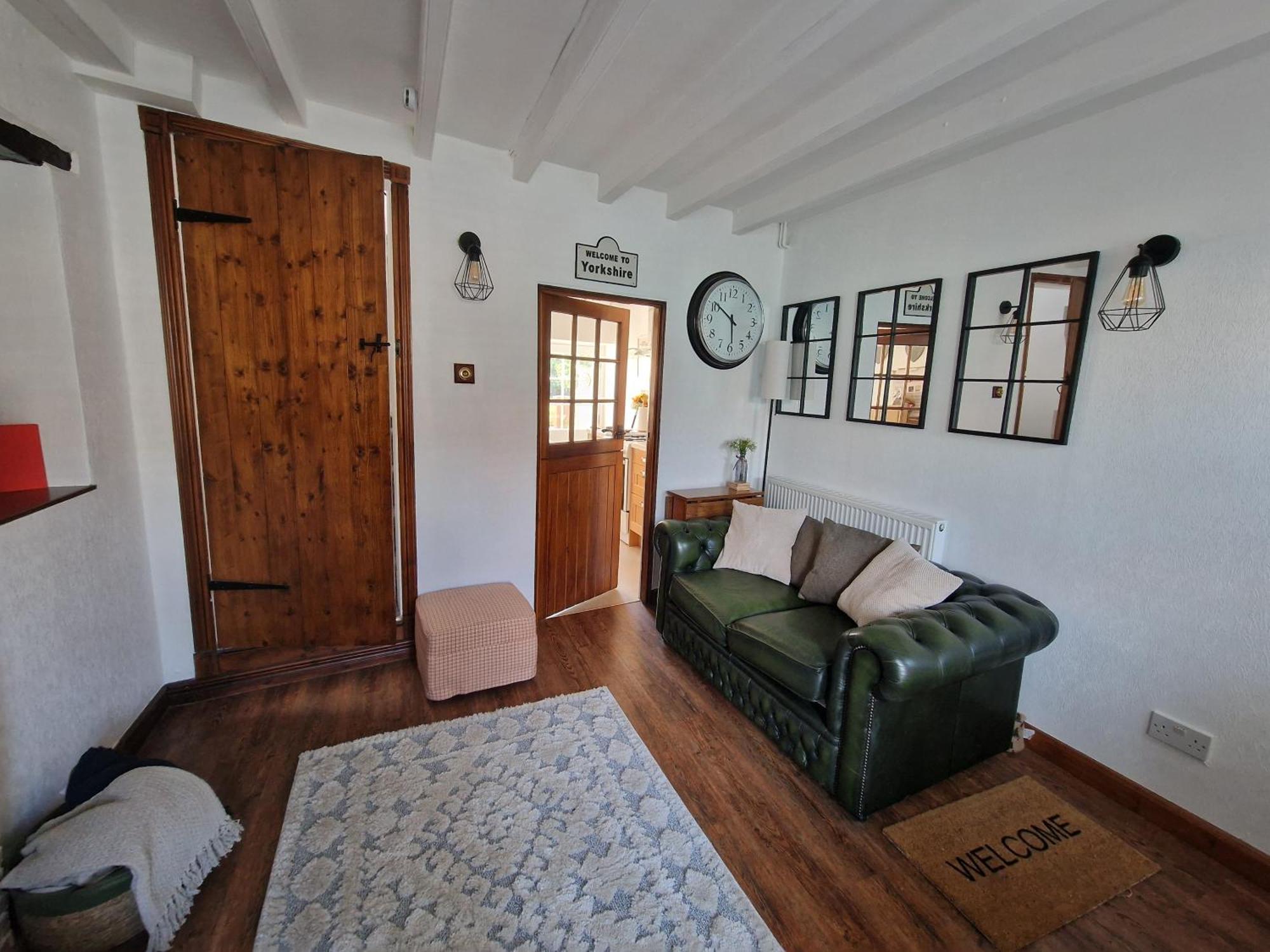 Black Cat Cottage - Central Pickering Grade 2 Listed Cottage エクステリア 写真
