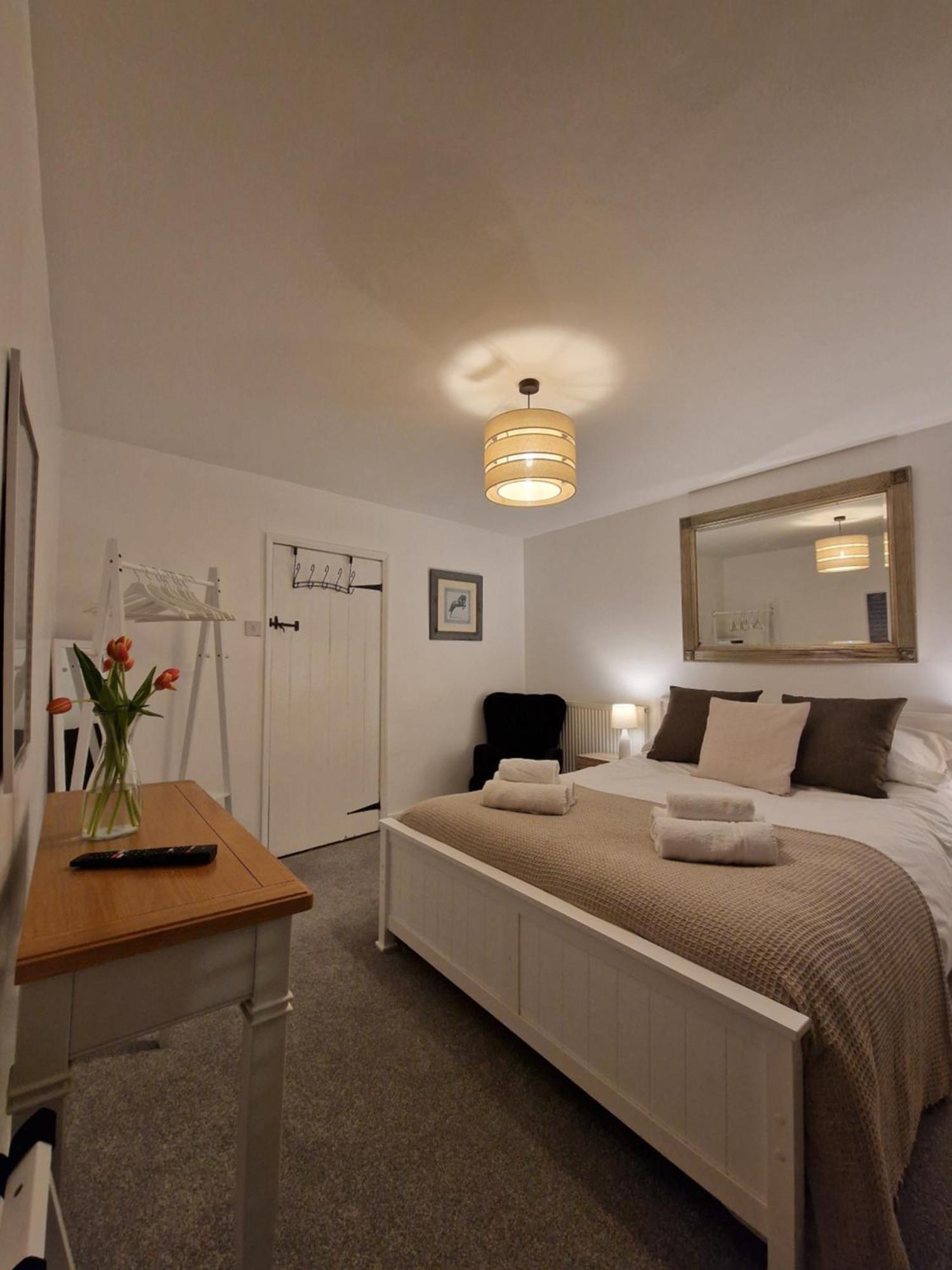 Black Cat Cottage - Central Pickering Grade 2 Listed Cottage エクステリア 写真